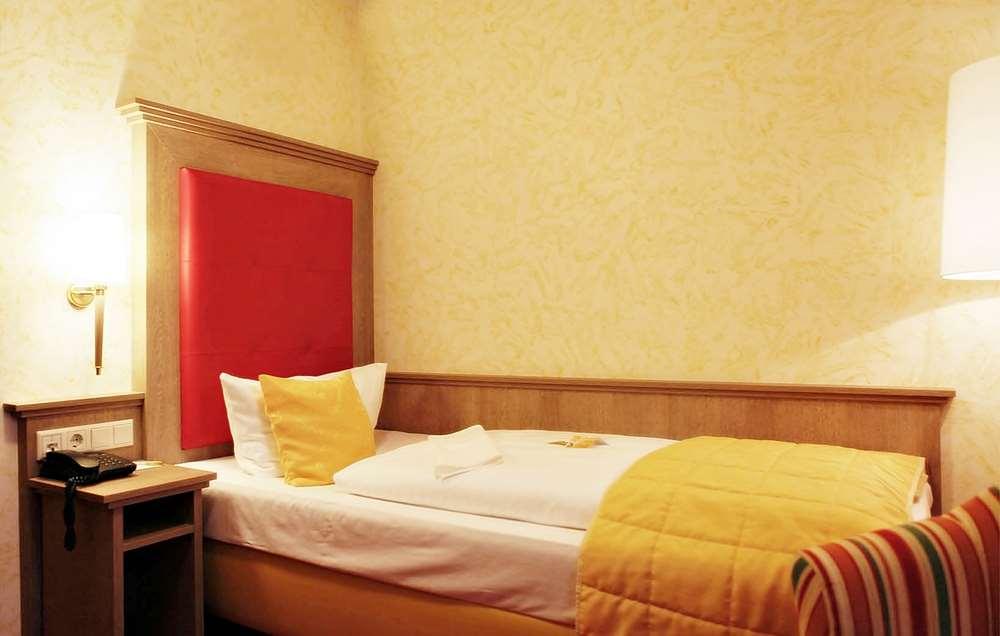 Hotel Wittelsbacher Hoeh Вюрцбург Стая снимка