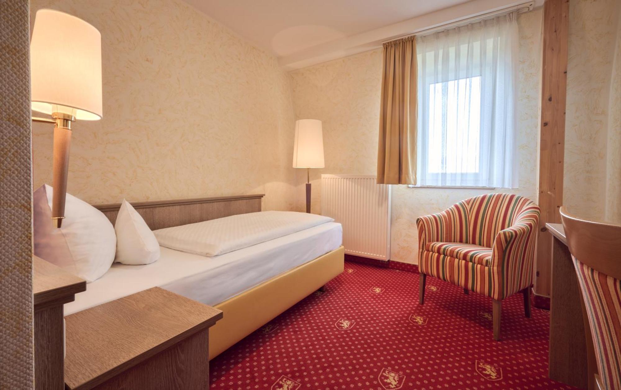Hotel Wittelsbacher Hoeh Вюрцбург Стая снимка