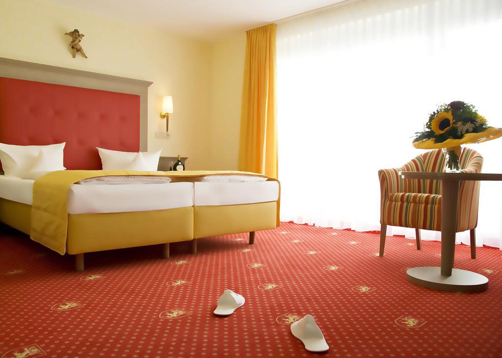 Hotel Wittelsbacher Hoeh Вюрцбург Екстериор снимка